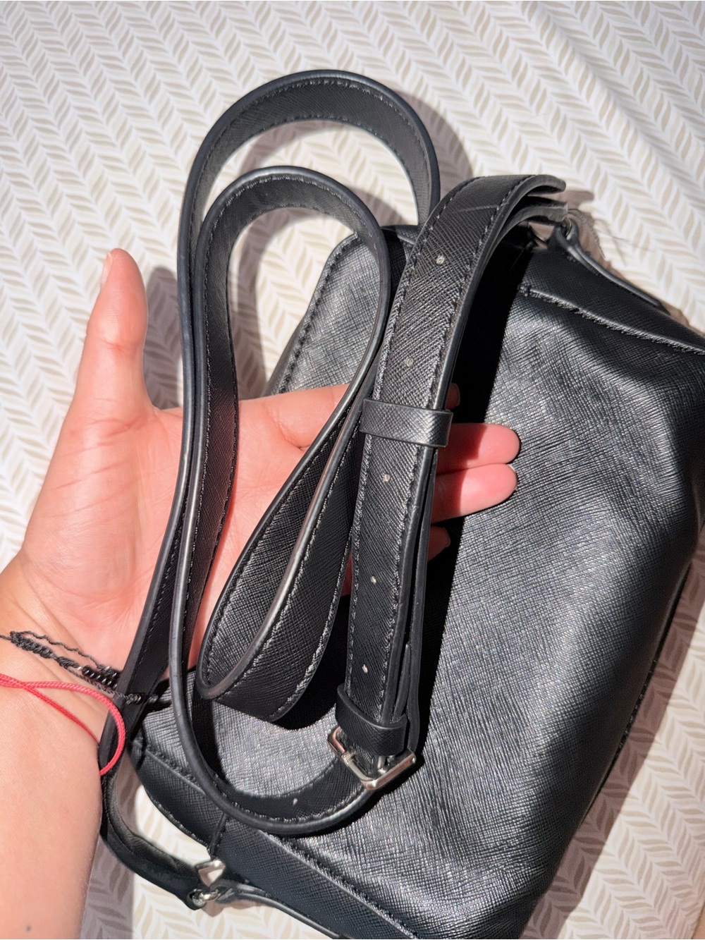 GUESS Los Angeles Black Crossbody Bag - Picture 6 of 14